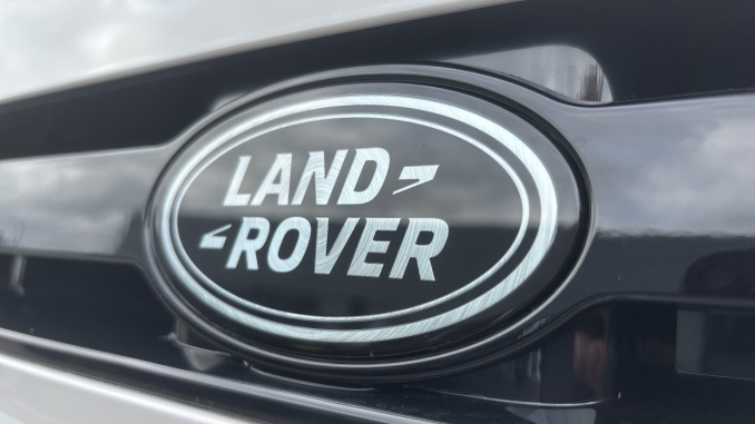Land Rover Defender 3.0 D350 X-Dynamic HSE 90 3dr Auto Diesel Estate - Image 42